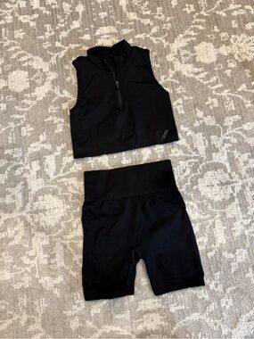TALA Black Zip Cropped Vest & matching spandex shorts Set size small